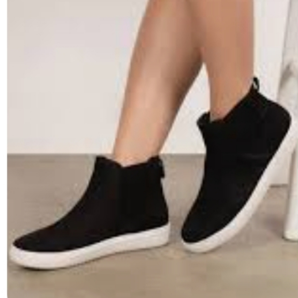 Steve Madden Black High-Top Slip-On Sneakers with White Sole
